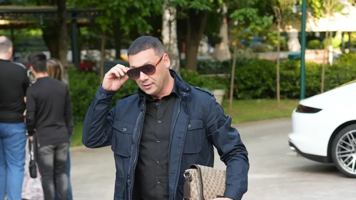 Pukla bruka na estradi! Pevača žena prevarila sa najboljim drugom: "Treba da je bude sramota!"