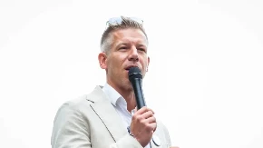 “Neću da živim u palati!” Peter Mađar šokirao naciju odlukom koja ruši luksuz vlasti