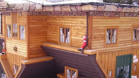 Najbizarnija kuća u Evropi potpuno zbunjuje mozak: Ljudi masovno izlaze dezorijentisani i hvataju se za zidove!