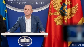 Nije dovoljno da samo na svadbama dižemo tri prsta i pevamo o Kosovu i Metohiji: Knežević najavio pritisak na Vladu
