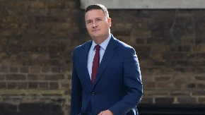 Britaniju trese nova politička kriza: Ministar zdravlja okrenuo leđa Starmeru, pa najavio kraj njegove ere