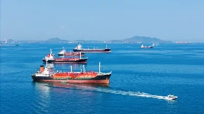 Šok tokom razgovora Trampa i Sija: Iran otvorio Ormuski moreuz za kineske brodove