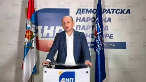 Većina se ne slaže sa najsramnijom odlukom Crne Gore: Knežević: Nije dovoljno da dižemo 3 prsta i pevamo o Kosmetu