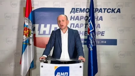 Većina se ne slaže sa najsramnijom odlukom Crne Gore: Knežević: Nije dovoljno da dižemo 3 prsta i pevamo o Kosmetu
