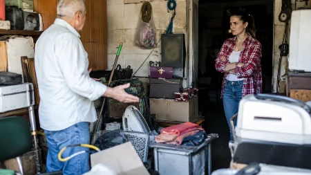 Garaže pune pokvarenih aparata i ormari prepuni "za svaki slučaj": Psiholozi objašnjavaju fenomen koji nervira milenijalce!