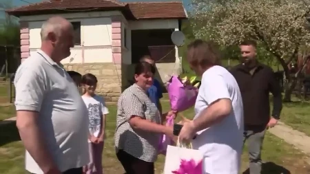 Željko Mitrović HUMANIM GESTOM olakšao svakodnevicu petočlanoj porodici Tadić iz Guče koja se suočila sa VELIKOM TRAGEDIJOM !