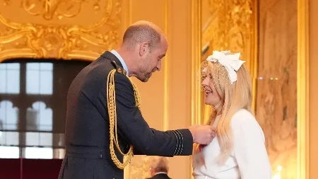 Pevala na venčanju Vilijama i Kejt: Pevačica dobila kraljevsko priznanje, ali ne za muziku, već ovo