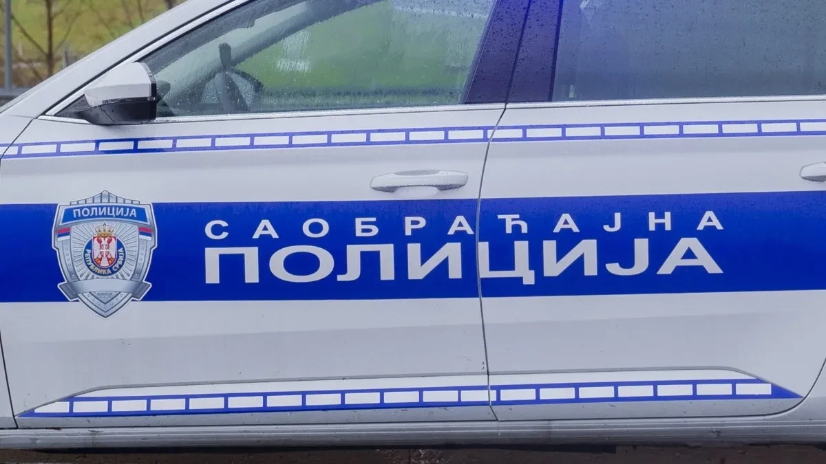Žestok udes u Mladenovcu: Sudarila se dva automobila, među povređenima i deca