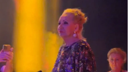 "Pomozite mi" Vesna Zmijanac stala na binu i potresnim govorom se obratila publici, suze teku same!