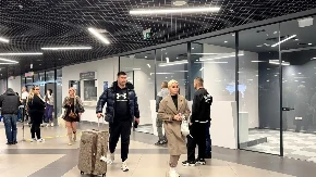 Uhvatili smo pevačicu sa dečkom nakon bolnog perioda: Evo kako izgleda partner kog je dugo krila