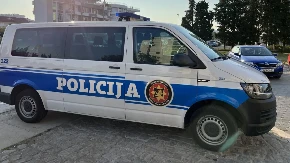 Putnik iz taksija poginuo u jezivom sudaru: Dva vozača povređena u Podgorici