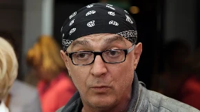 Isplivala jedina fotografija Olivera Mandića bez marame! Godinama je ne skida, a ovo je razlog!
