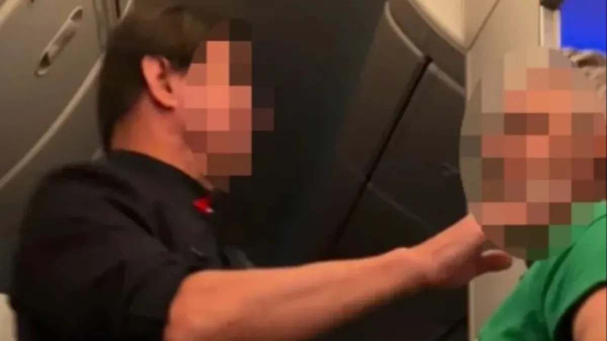 Drama na nebu: Pijani putnik napravio haos u avionu, letelica hitno spuštena usred puta!