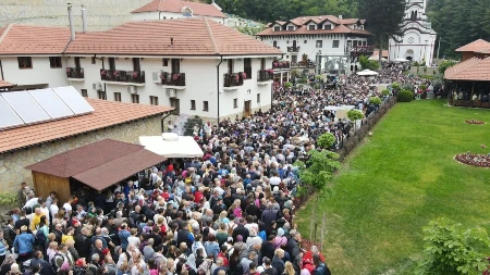 Hiljade vernika stižu u Tumane: Veliki jubileji i litija sa moštima Svetog Zosima