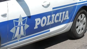 Putničko vozilo udarilo pešaka: Detalji užasa na pešačkom prelazu