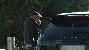 "Mrtvu ženu je 2 dana držao u hladnjači" Priča našeg pevača ledi krv u žilama, komšija ga raskrinkao!