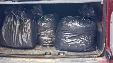  Uspešna akcija policije u Krajevu!  Pregledali mu kola, pa našli  70 kilograma robe, a onda je usledio pretres kuće     