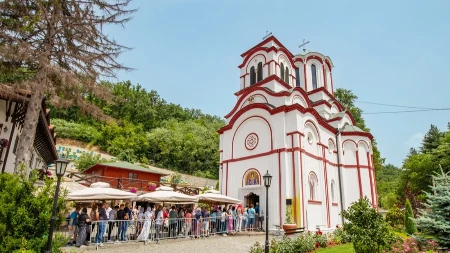 U nedelju se očekuju hiljade vernika u manastiru Tumane: Iguman Dimitrije poslao snažnu poruku vernicima