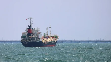 Igraju se sa životom! Američki marinci upali na iranski tanker