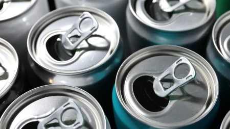 Dobar potez u komšiluku - zabraniće prodaju energetskih pića maloletnicima