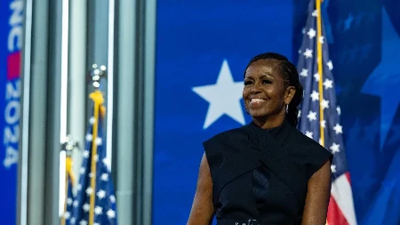 Mišel Obama vratila trend iz 2010-ih: Bivša prva dama oduševila u legendarnoj košulji, ovi detalji se ne zaboravljaju
