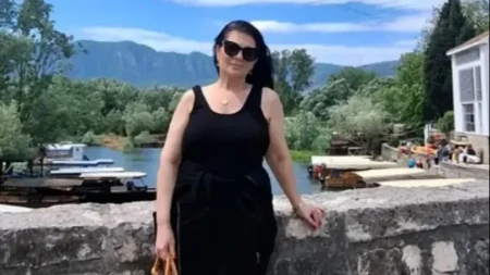 Dobila dete u 52. godini, pa otišla pod Ostrog: Naša pevačica se oglasila sa svetog mesta, svi bruje o jednoj stvari! (FOTO)