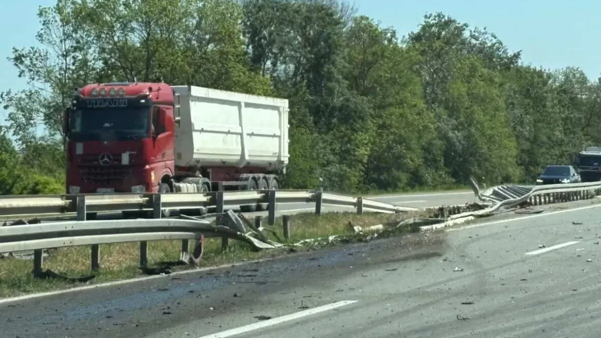Malo zadremao za volanom! Vozač šlepera napravio karambol na autoputu
