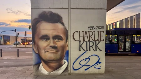Mural borcu za bolji svet: Čarli Kirk stoji ponosno na ulicama Beograda!