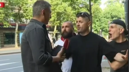 Blokaderi nasrnuli na novinara Informera! Ovo su ti „studenti-nobelovci” koji bi da uređuju Srbiju (VIDEO)