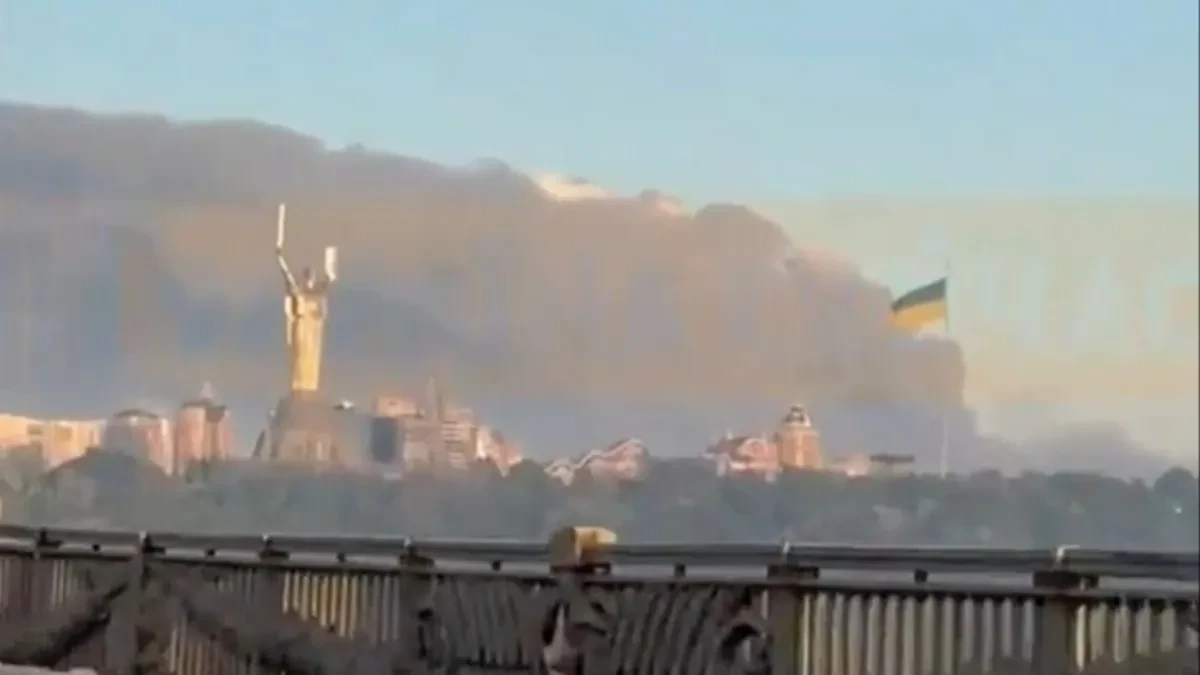 Rusija se sveti punom silinom! Ceo Kijev u plamenu, dim nad prestonicom Ukrajine (VIDEO)