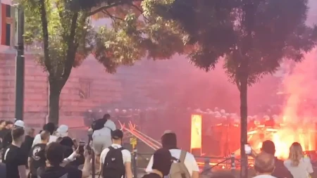 Blokaderi besni jer ih tviteraši nisu podržali! Toliko ih boli broj ljudi na Slaviji 