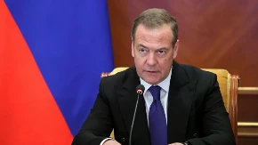 "Neka sve gori plavim plamenom!" Medvedev na najbrutalniji način zapretio Kijevu nakon napada na internat u Starobeljsku