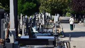 STIŽU VELIKE LETNJE ZADUŠNICE: Izgovorite ovu molitvu čak iako ne idete na groblje