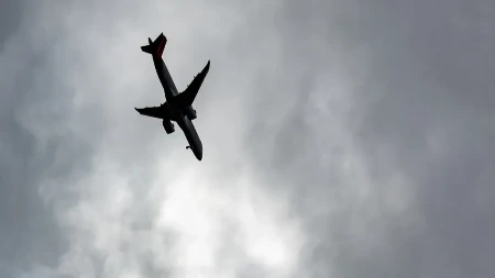Panika na letu iz Hurgade! Prepun avion iznenada promenio pravac, zbog opasnosti počeo da se spušta