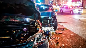 Poginula jedna osoba: Težak sudar kamiona, kombija i auta kod Danilovgrada