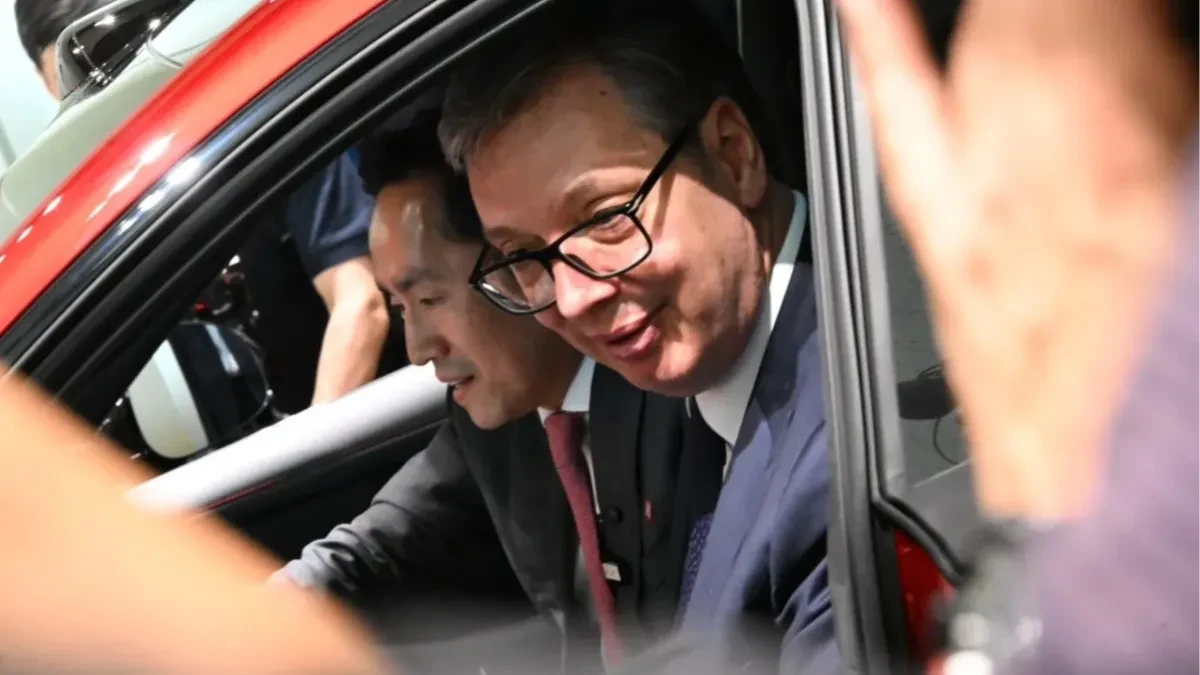 Šaomi bi mogao da proizvodi automobile u Srbiji! Vučić iz najmodernije fabrike električnih automobila u Kini saopštio sjajne vesti