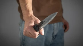 Izbo sina (12), pa pokušao da se ubije: Komšije čule dramu pa pozvale Hitnu pomoć