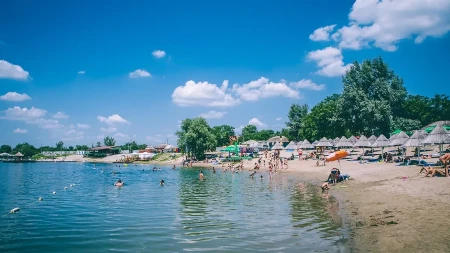 Zovu je srpskom Kopakabanom! Peskara je jedna od najlepših plaža u Srbiji - idealna destinacija za letnji odmor