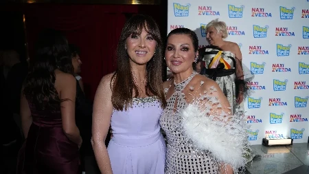 Za Anu Stanić vreme stalo, sve lepša i lepša, tu su i Nina i Aleksandra: Poznate pevačice zablistale u toaletama, vi birate najlepšu!