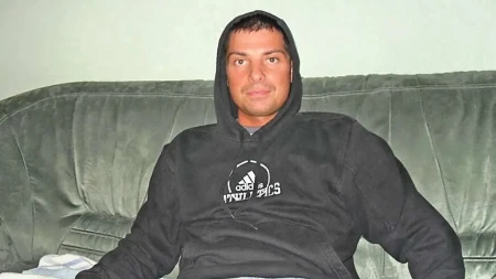 Osuđen monstrum koji je mučio sina Snežane Đurišić uz njene pesme: Terao ga da liže sopstvenu krv sa poda i da pije urin!