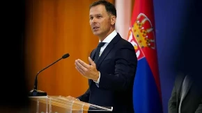 Mali patosirao Nikezića: Meni deluje da će „neću da se radujem robotima“ na kraju ipak zaigrati moravac sa njima