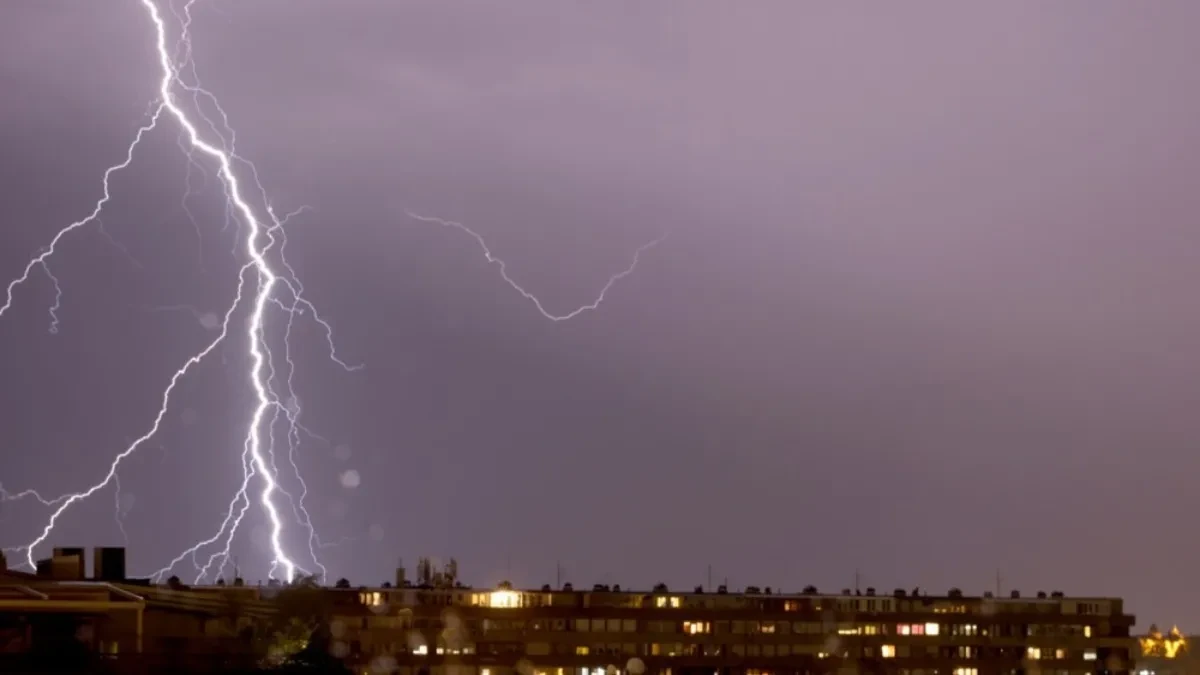 Superćelijske oluje prete Srbiji: Meteorolozi upozoravaju na opasne nepogode posle tropskih vrućina
