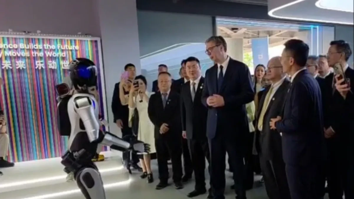 Neverovatno! Robot se obratio Vučiću na srpskom: Evo šta je rekao o Ekspu
