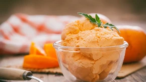 Pomorandža i grčki jogurt za ukus najlepšeg sladoleda: Desert koji hipnotiše