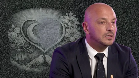 ''Vraćamo skinut krst na majčin spomenik do 28. juna'' Igor Karadarević najavio projekat ''Rhythm Girls''