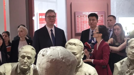 Događaj koji je promenio Kinu: Vučić obilazi muzej u Šangaju