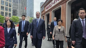 "Pogledajte, bukvalno neverovatno!" Vučić fasciniran u Kini (VIDEO)