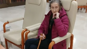 Glumicu izbacili iz stana, završila u staračkom domu, sobu plaća 500 evra: "Imam mizernu penziju"