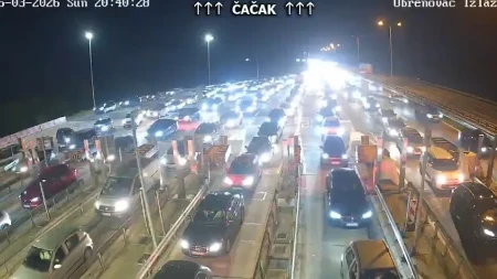 Igla nema gde da padne: Ko se ovuda vraća s mini odmora, nagrabusio je!