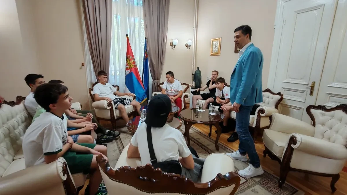 Gradonačelnik Pavlović povodom Fajnal fora ugostio decu sa Kosova i Metohije: Da zavole Niš i ponesu najlepše uspomene